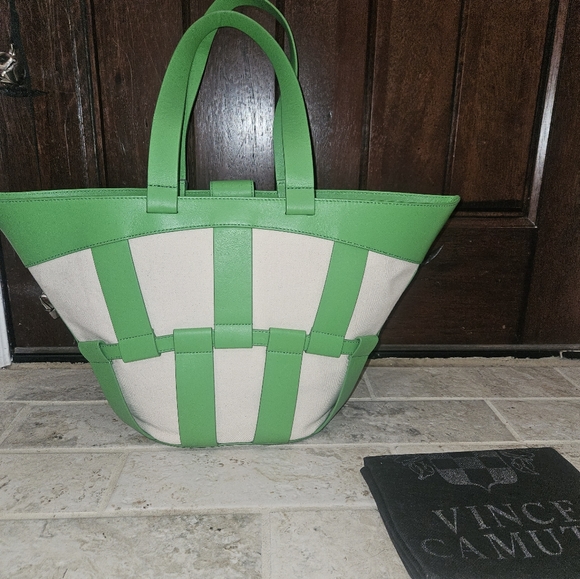 Vince Camuto Mkenz Green Tote Purse NWT - Picture 2 of 4